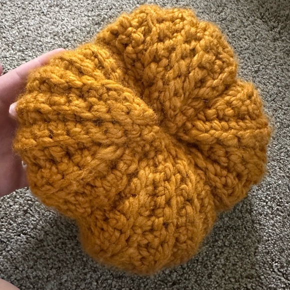 Handmade Knit Pumpkin Decor Set - Picture 6 of 8